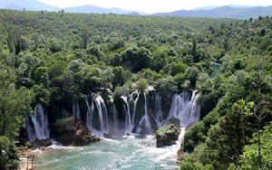 آبشارهای کِرَویس (Cravice Waterfall)