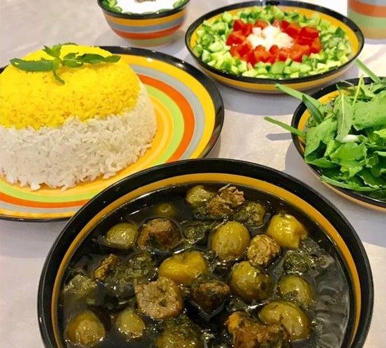 هلی آش یا خورشت گوجه سبز