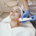 آموزش دستیار پزشک پوست و مو